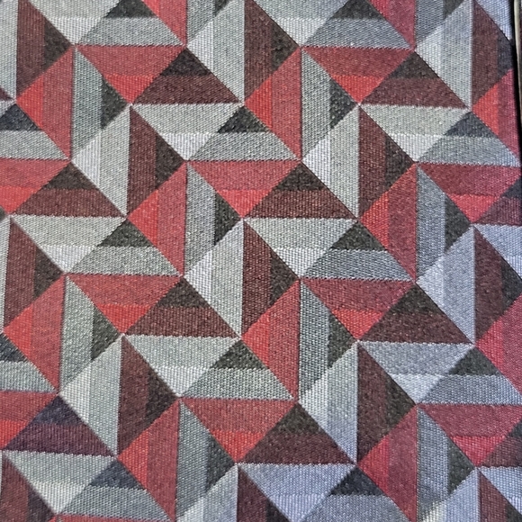 Vintage JOSEPH & FEISS Maroon and Gray Abstract Print Silk Tie - Picture 3 of 4